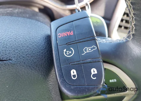 2017 Jeep Grand Cherokee Limited 4X2 z USA, uszkodzony, nr VIN 1C4RJEBG8HC943873